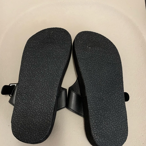 Black Thong Sandals size 81/2 - Picture 3 of 6